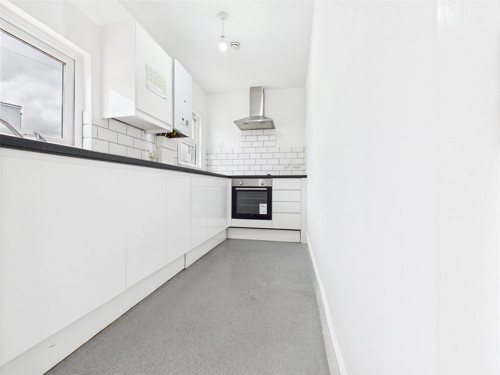 Property photo 3 of 16 Kitchen