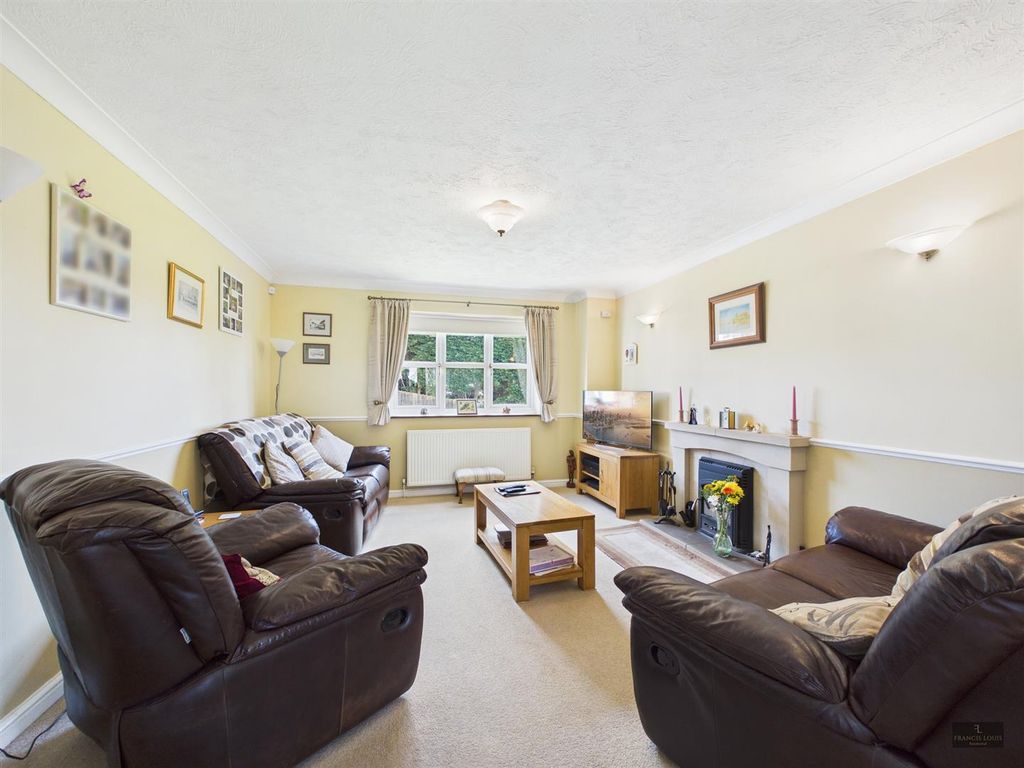 Property photo 2 of 22 Cam02887G0-Pr0634-Still004.Jpg