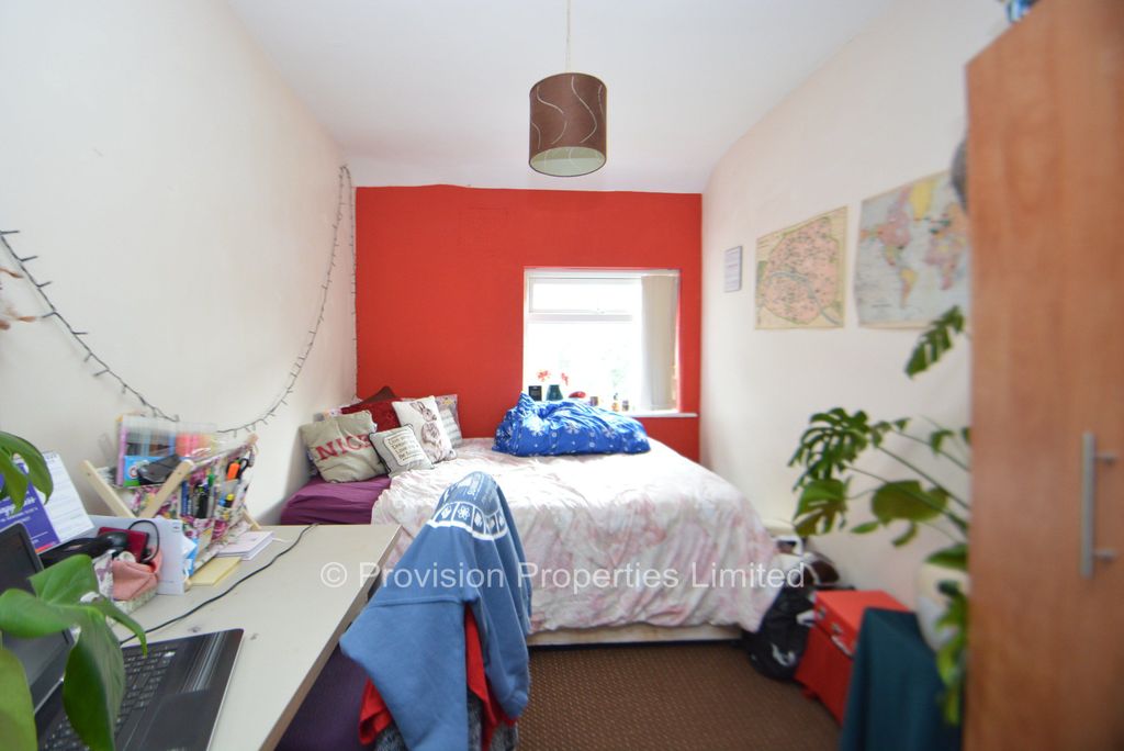 Property photo 3 of 9 Photo