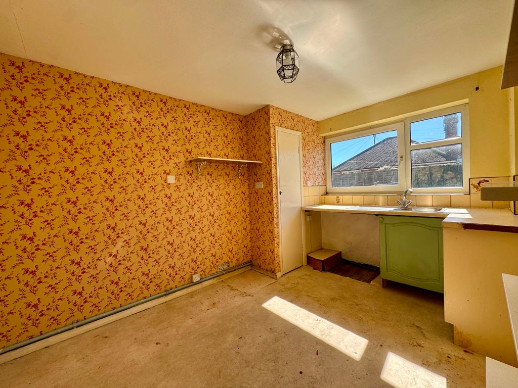 Additional image 6 of 2 bed flat for saleHeadley Court, Station Approach, Edenbridge TN8