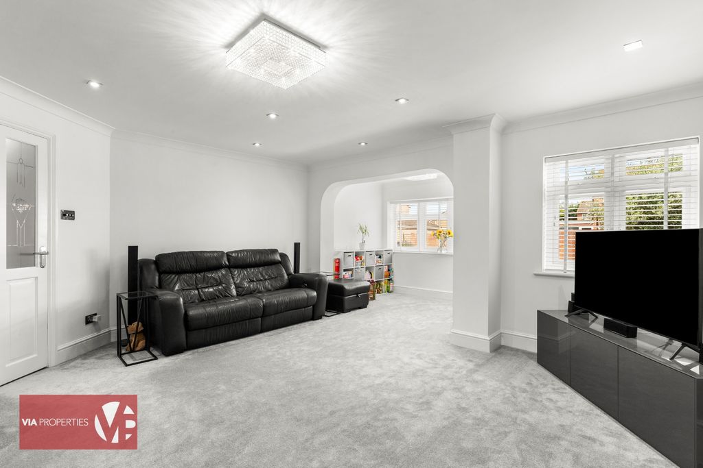 Property photo 3 of 31 Photo 2