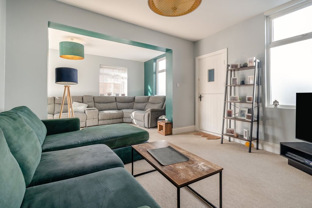 Property photo 2 of 19