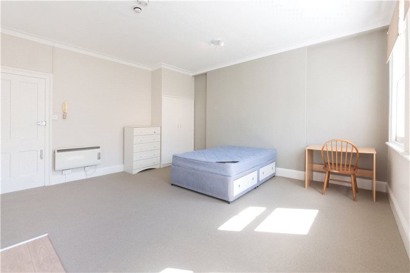 Property photo 2 of 5 Studio