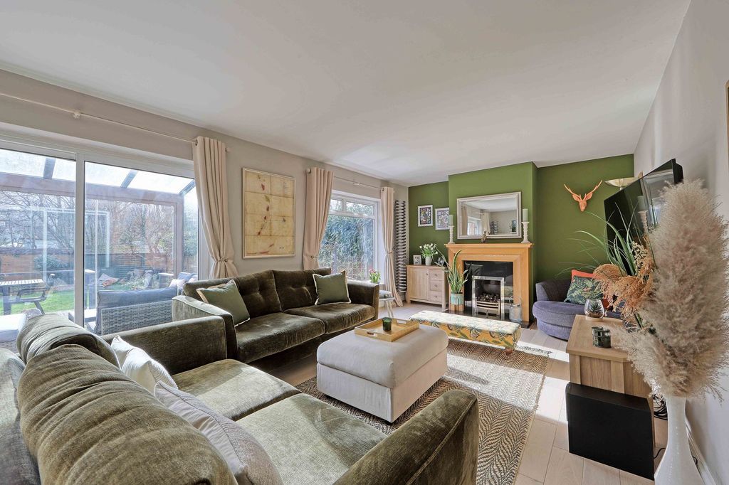 Property photo 2 of 22