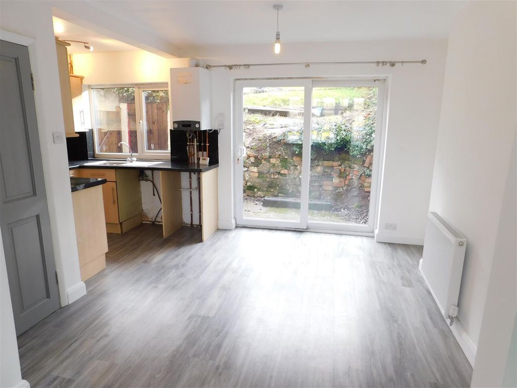 Property photo 3 of 7 Dining Area