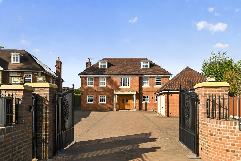 Property photo 1 of 24
