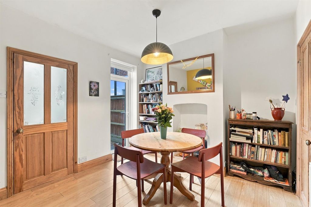 Property photo 3 of 19 43-Ashbystreet-010.Jpg