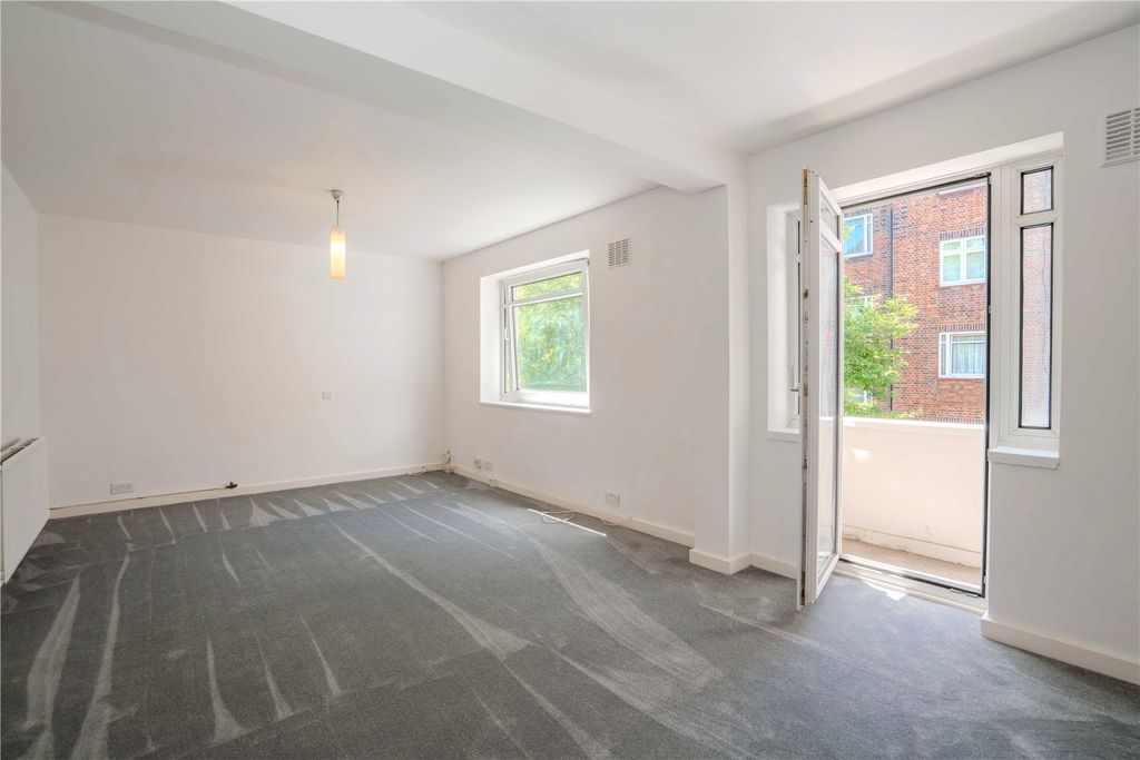Property photo 3 of 15 Picture No. 07