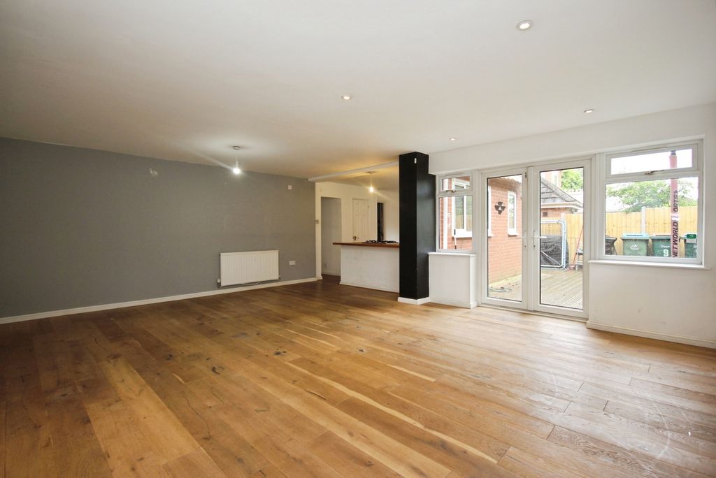 Property photo 3 of 16 Pbox-Img.Jpg