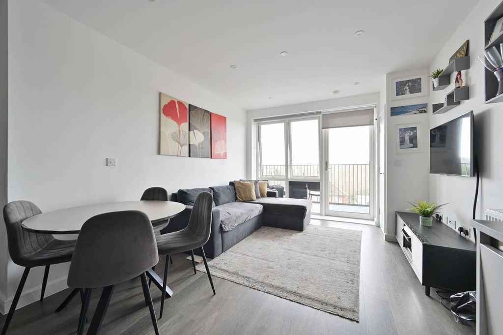 Property photo 2 of 14