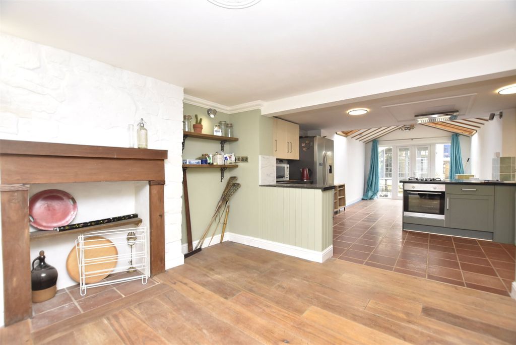 Property photo 3 of 13 Kitchen