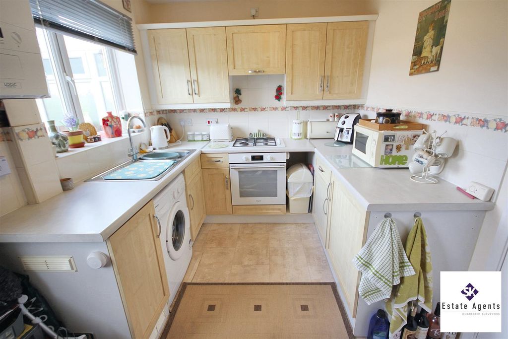 Property photo 3 of 11 Breakfasting Kitchen