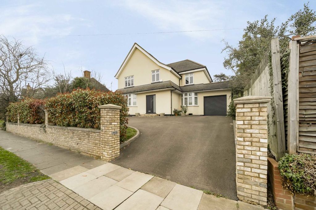 Property photo 1 of 12