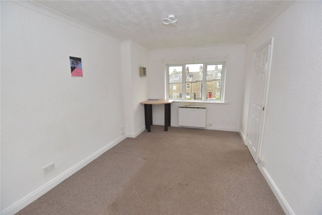 Property photo 2 of 6 Picture No. 60