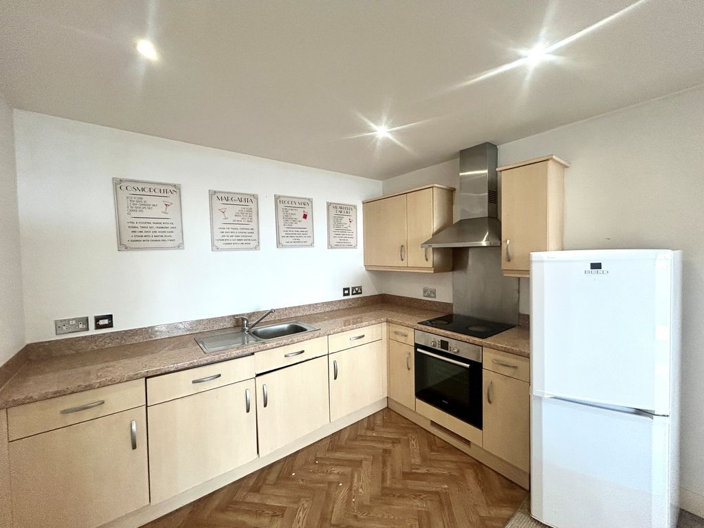 Property photo 1 of 4 Kitchen