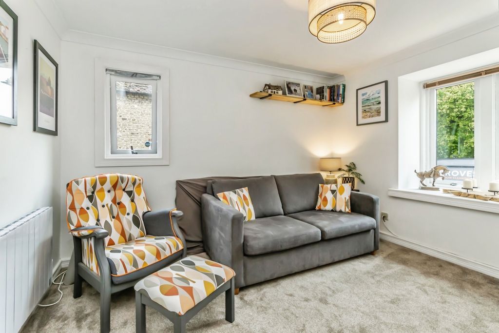 Property photo 2 of 10 Pbox-Img.Jpg