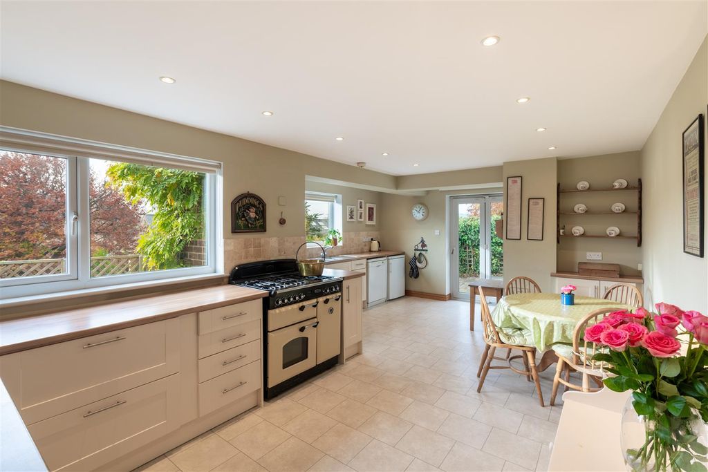 Property photo 2 of 15 _A7R6004-Hdr.Jpg