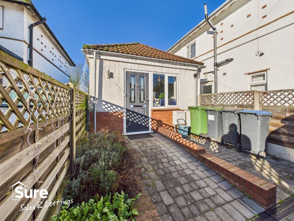 Property photo 2 of 13 1035811