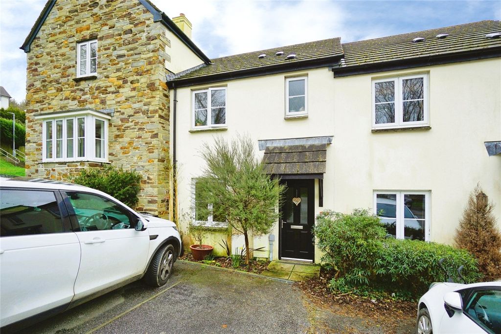 Property photo 1 of 11 Front