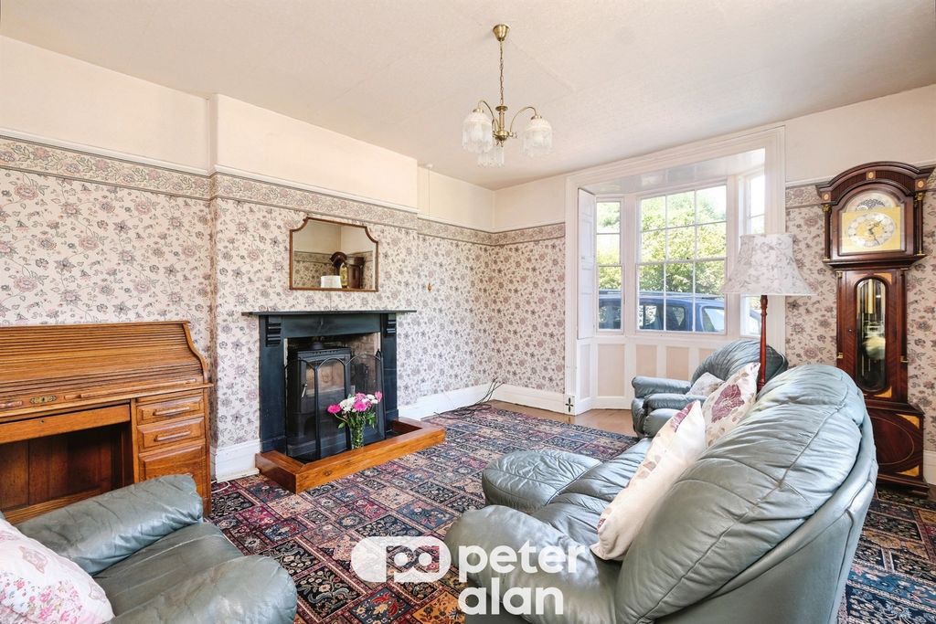 Property photo 3 of 33