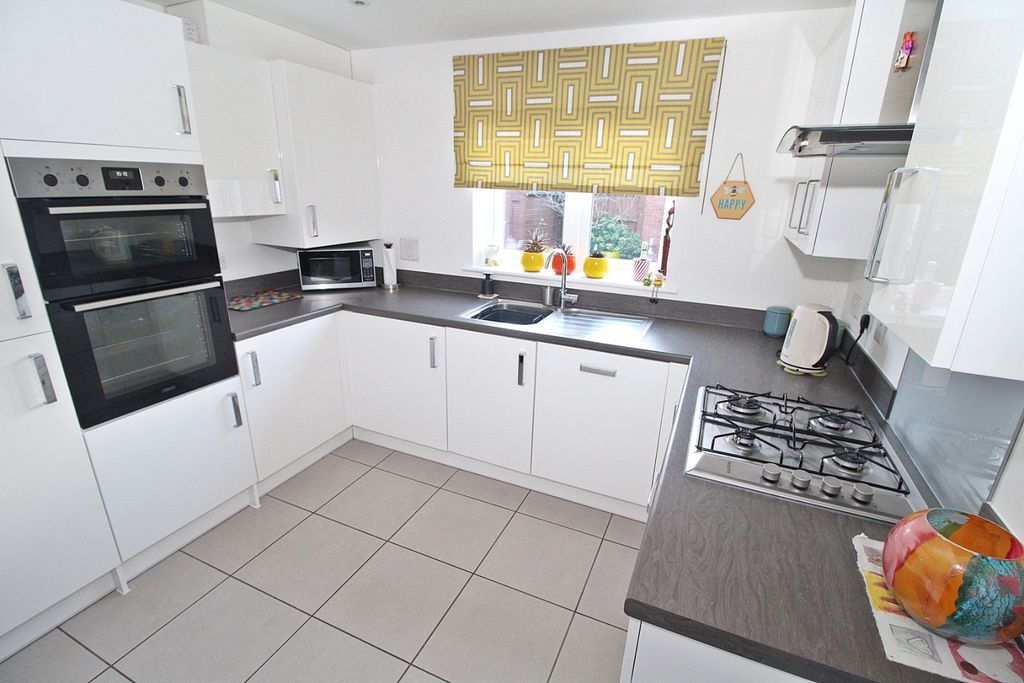 Property photo 3 of 15 4861255