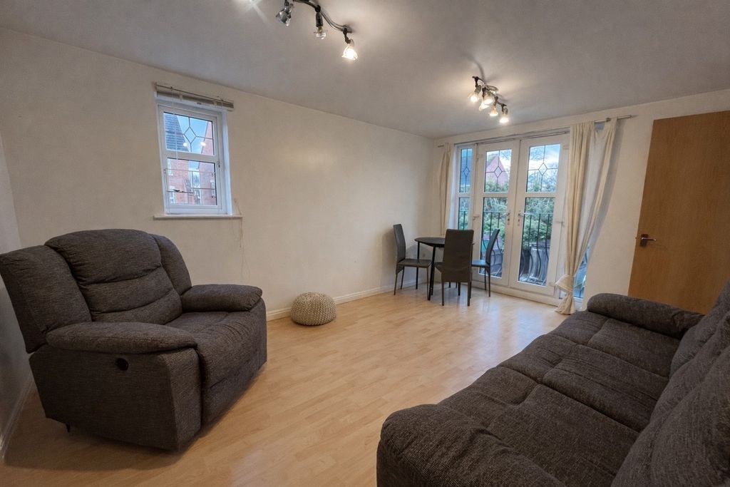 Property photo 2 of 8 Lounge