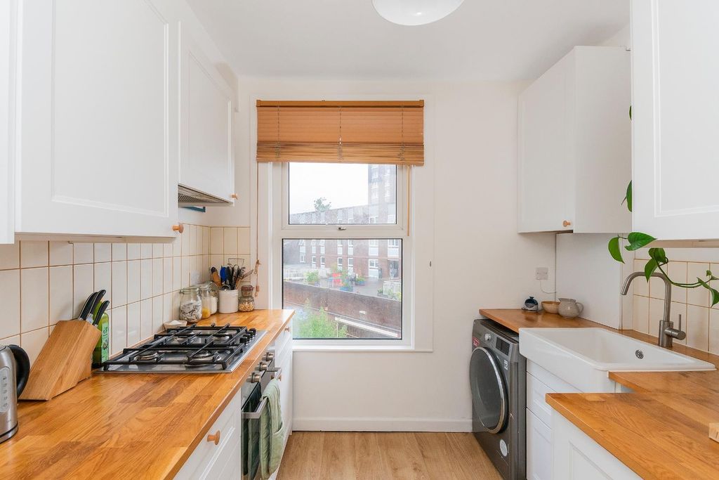 Property photo 3 of 26 T3F4Fwrbr - Kitchen C.Jpg