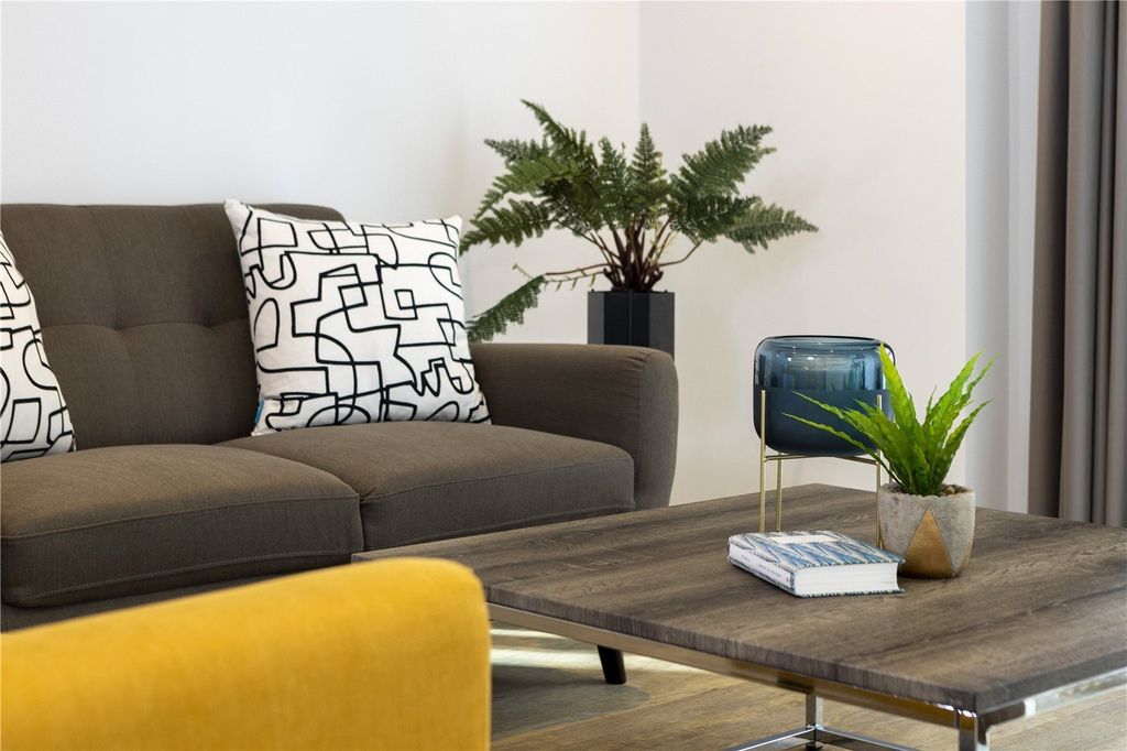 Property photo 3 of 11 Lounge