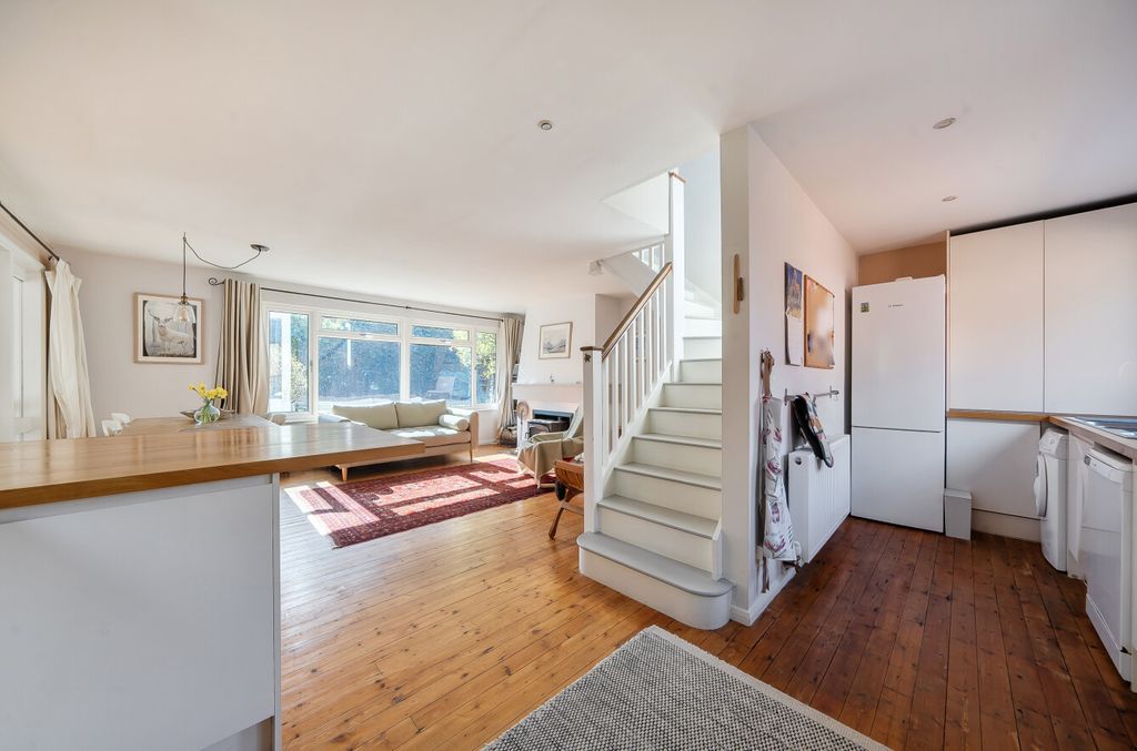 Property photo 2 of 26 1430045-12-69Bc0d...