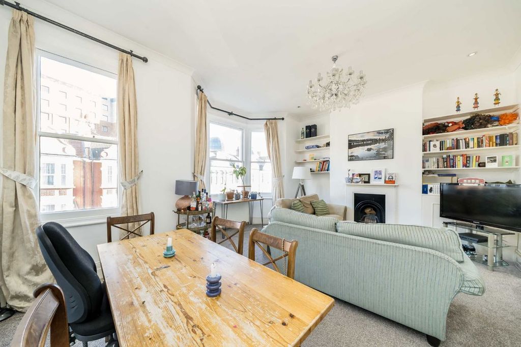 Property photo 2 of 11