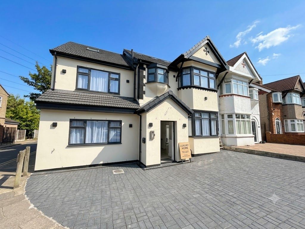 Property photo 1 of 9