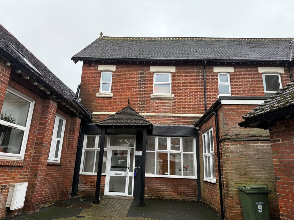 Property photo 1 of 9