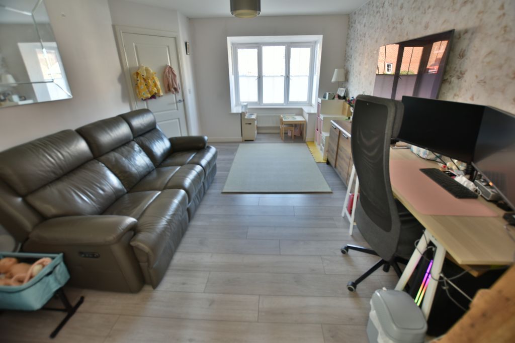 Property photo 2 of 14