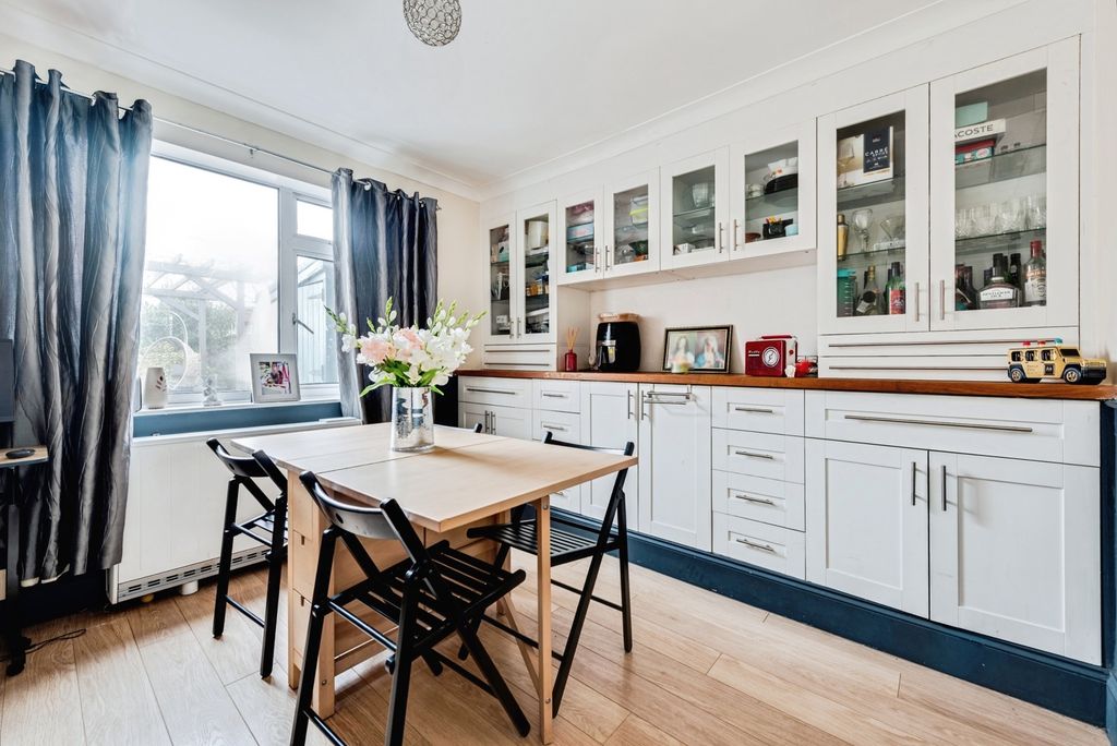 Property photo 2 of 20 Pbox-Img.Jpg