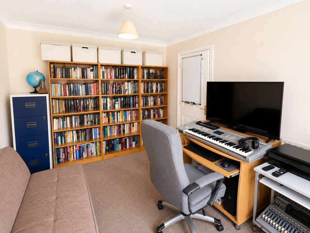 Property photo 2 of 18 Study