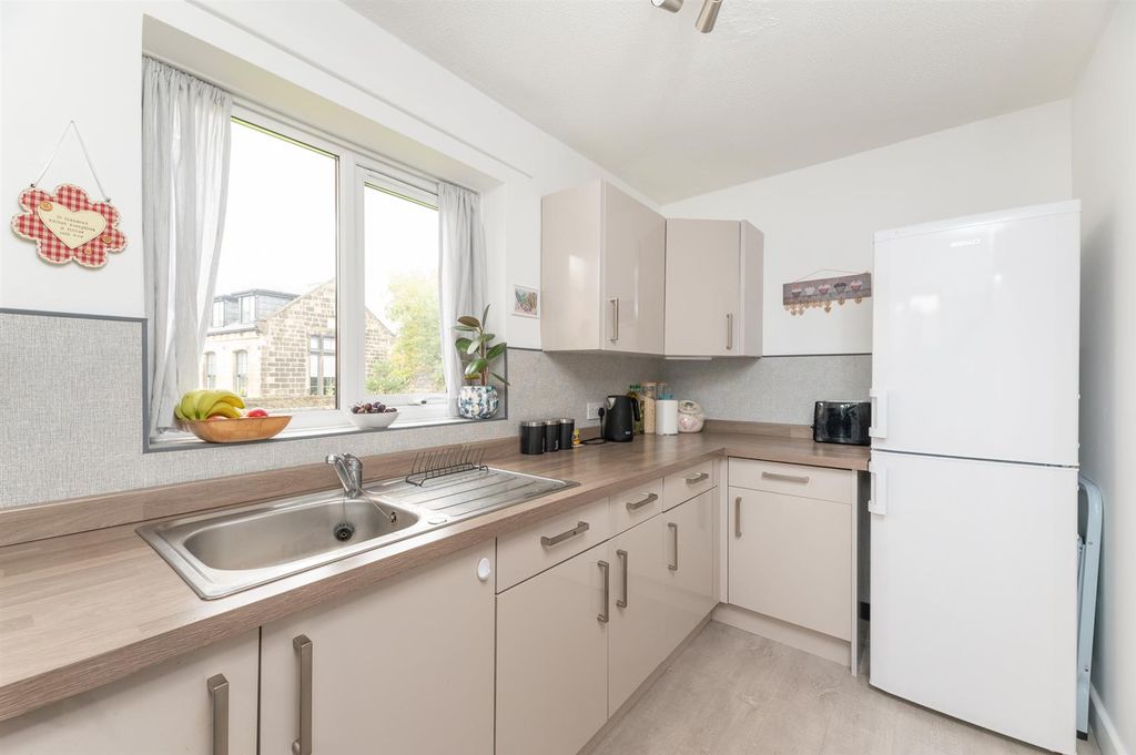 Additional image 11 of 2 bed flat for saleTealbeck Court, Tealbeck Approach, Otley LS21