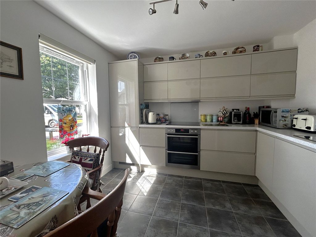 Property photo 2 of 10 Picture No. 03