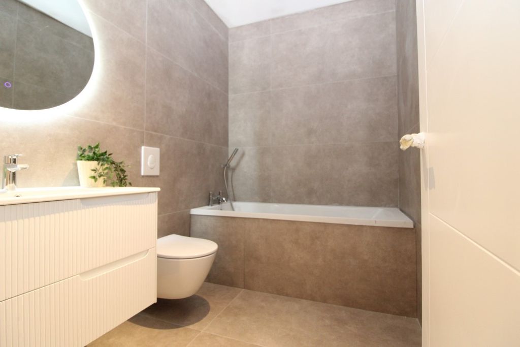 Property photo 2 of 13 Gallery