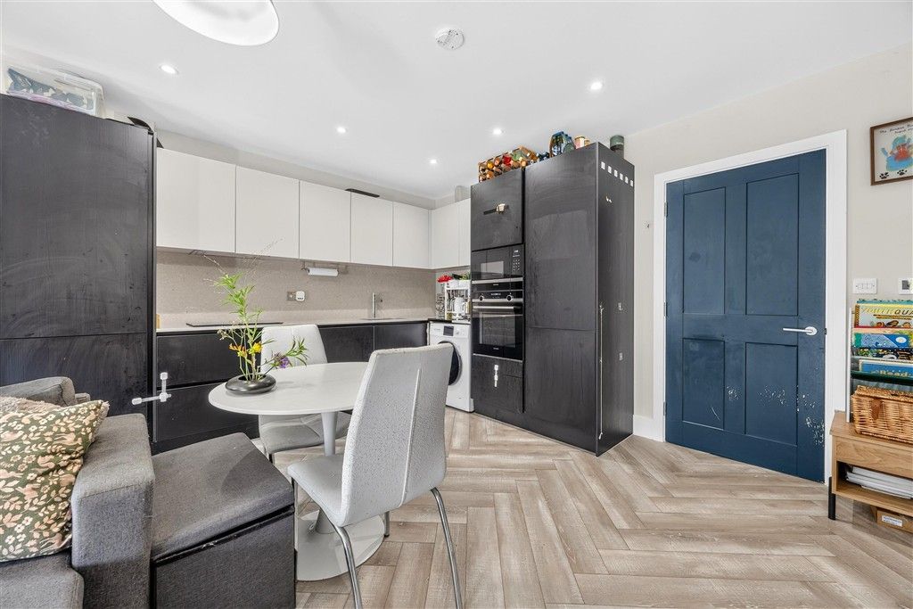 Property photo 3 of 12 Kitchen Area