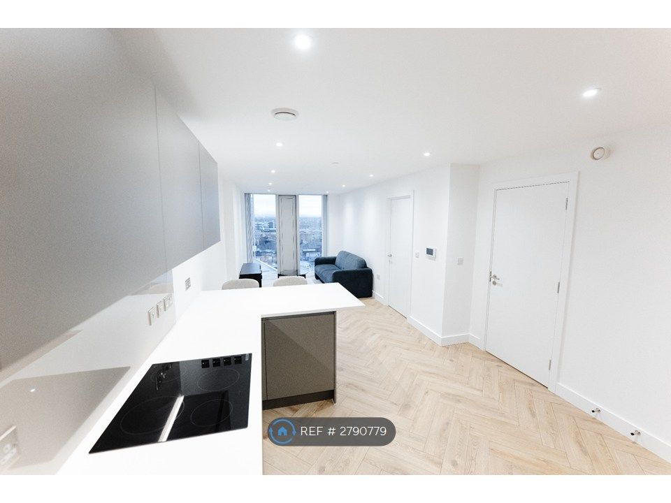 Property photo 2 of 35