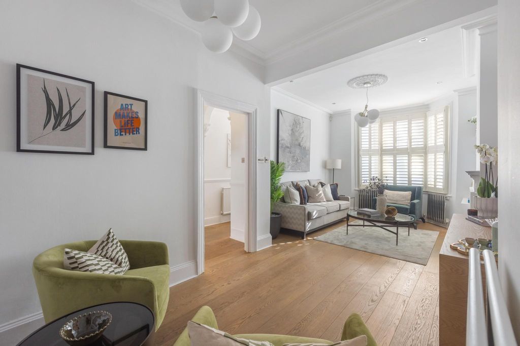 Property photo 3 of 18 Image