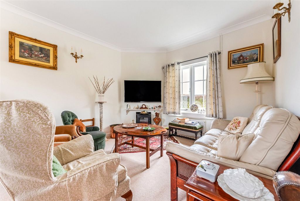 Property photo 3 of 13 Sitting Room