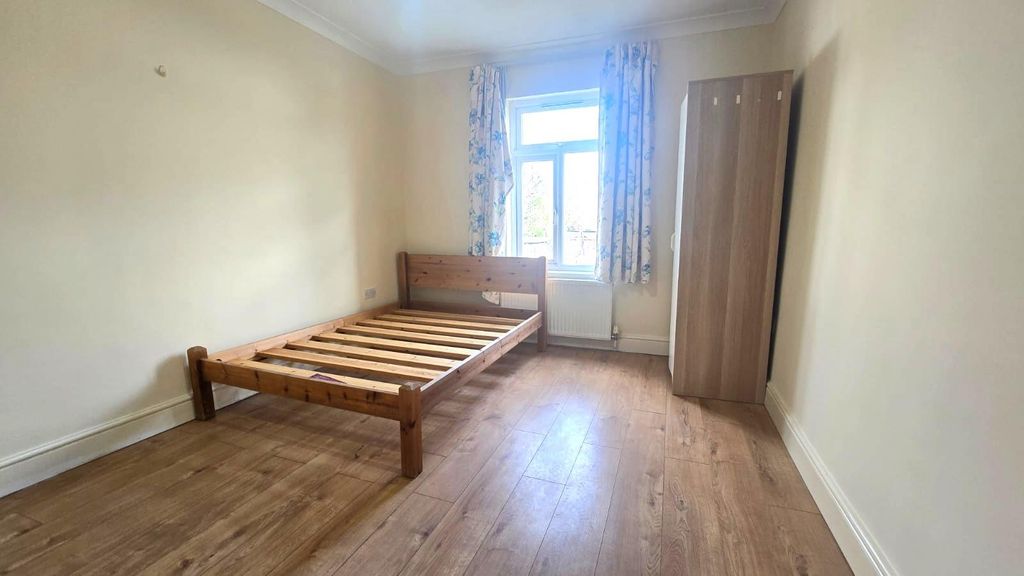 Property photo 3 of 9 9898.Jpeg