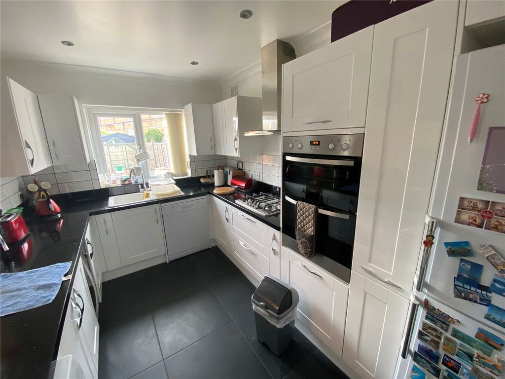 Property photo 3 of 29 Picture No. 17