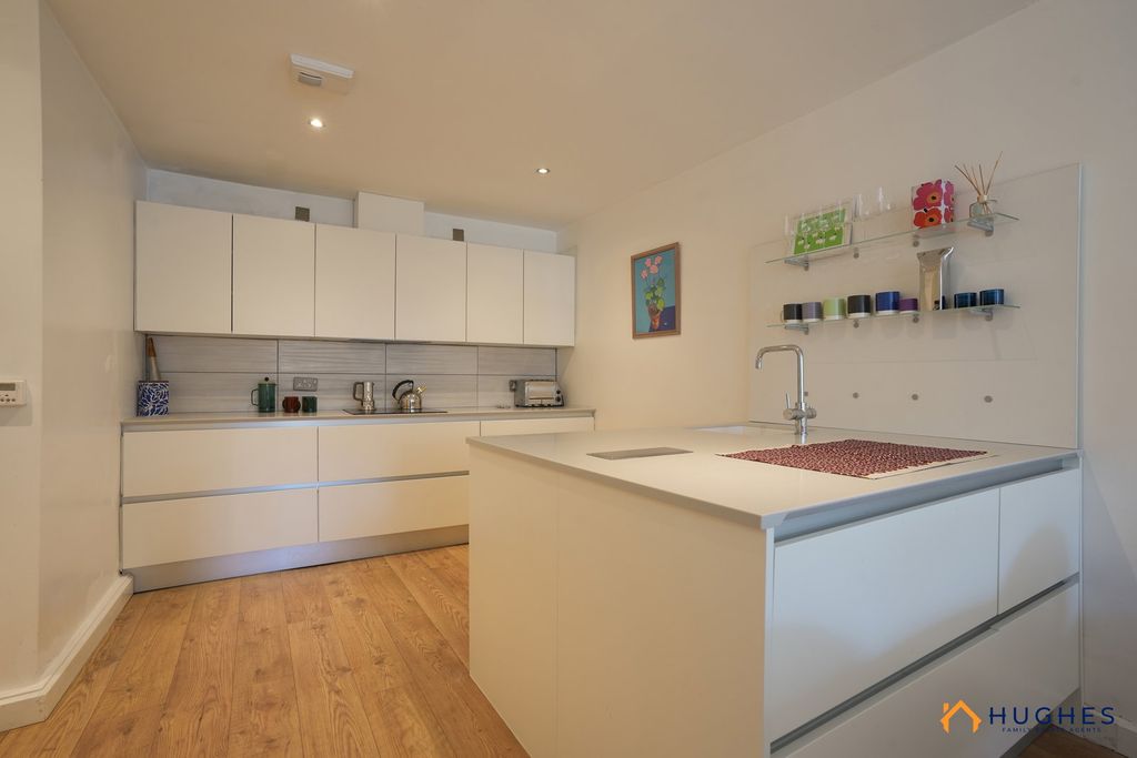 Property photo 2 of 29