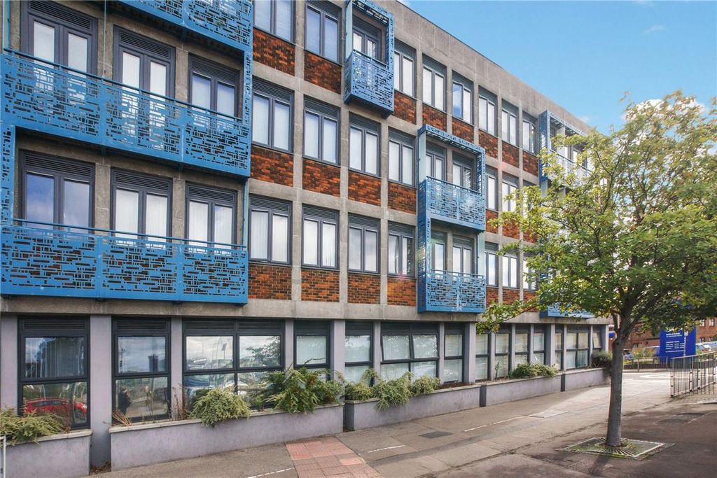 Property photo 1 of 9