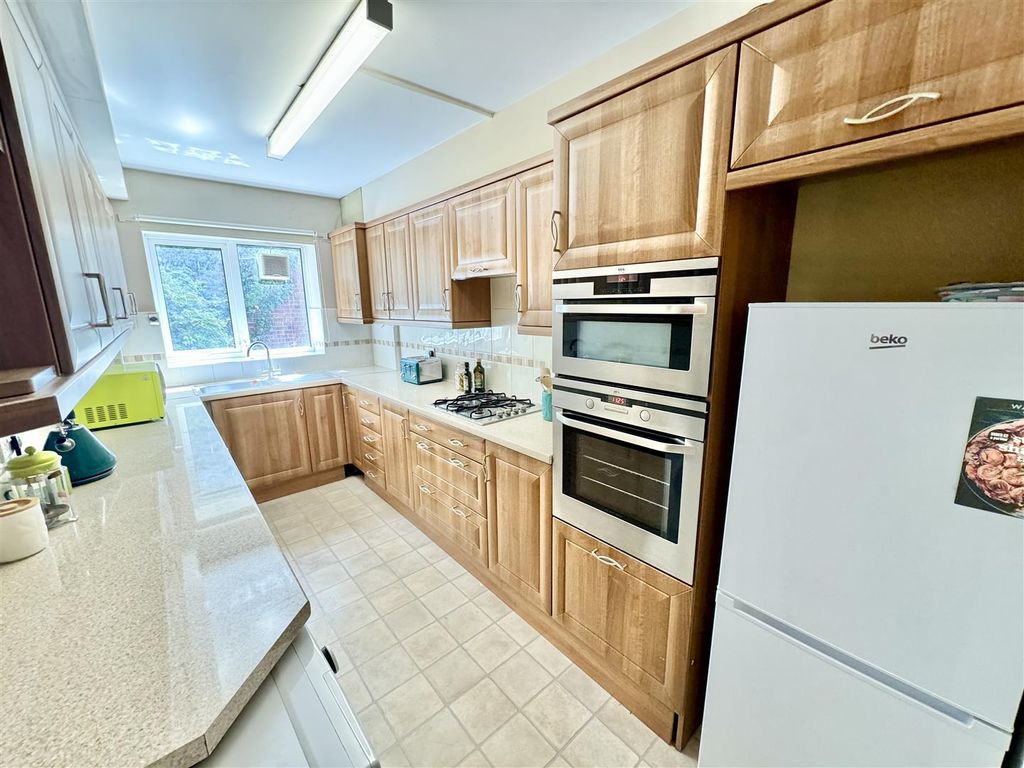 Property photo 3 of 18