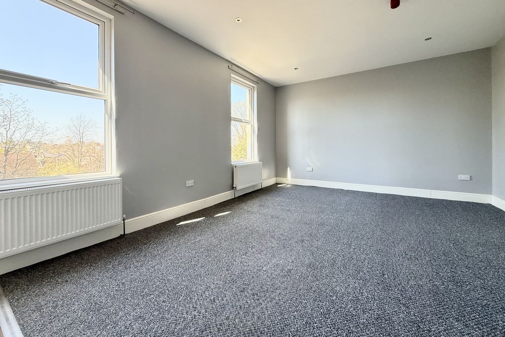 Property photo 3 of 7 3