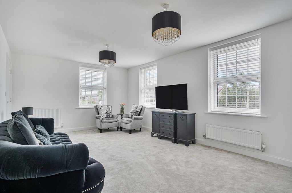 Property photo 3 of 16 Sitting Room