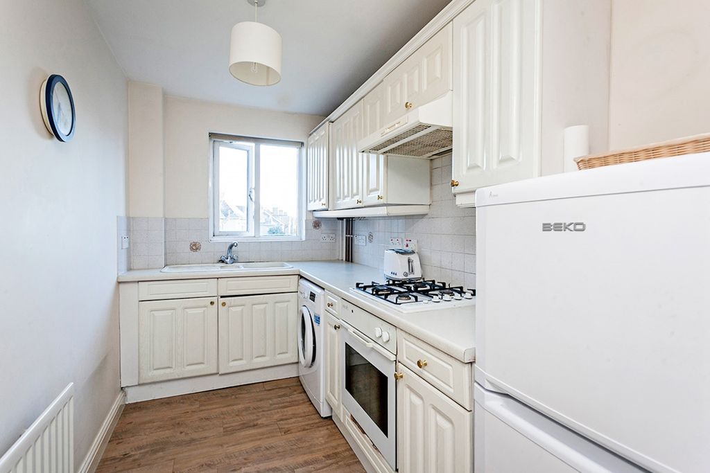 Property photo 2 of 7 Kitchen.Jpg